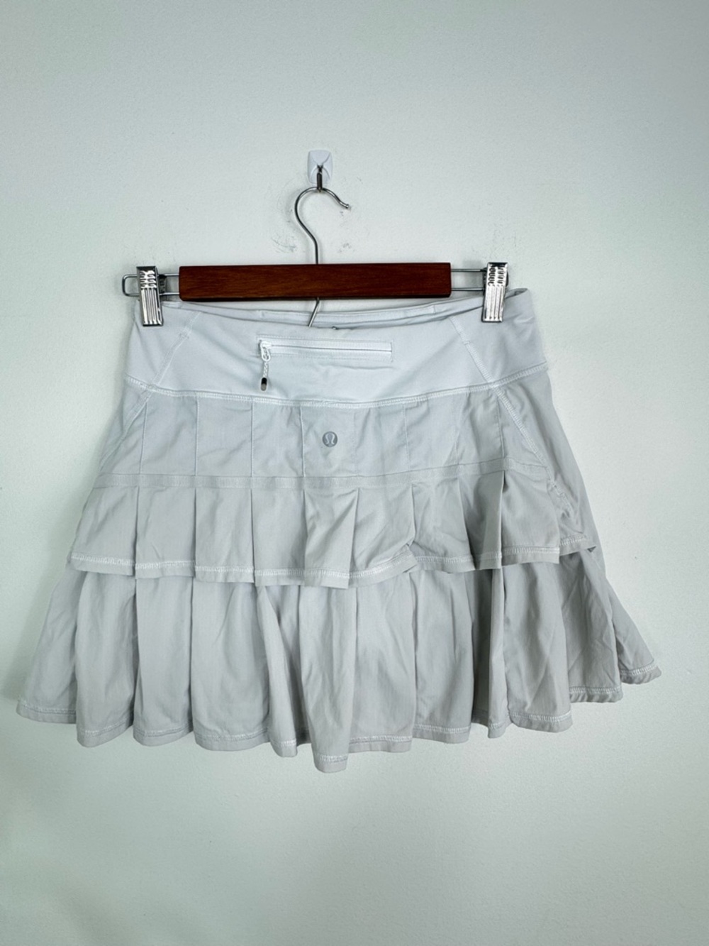 Lululemon White Tennis Skort 4 Athletic Running Golf Sports Skirt Outdoor Summer - Picture 3 of 9